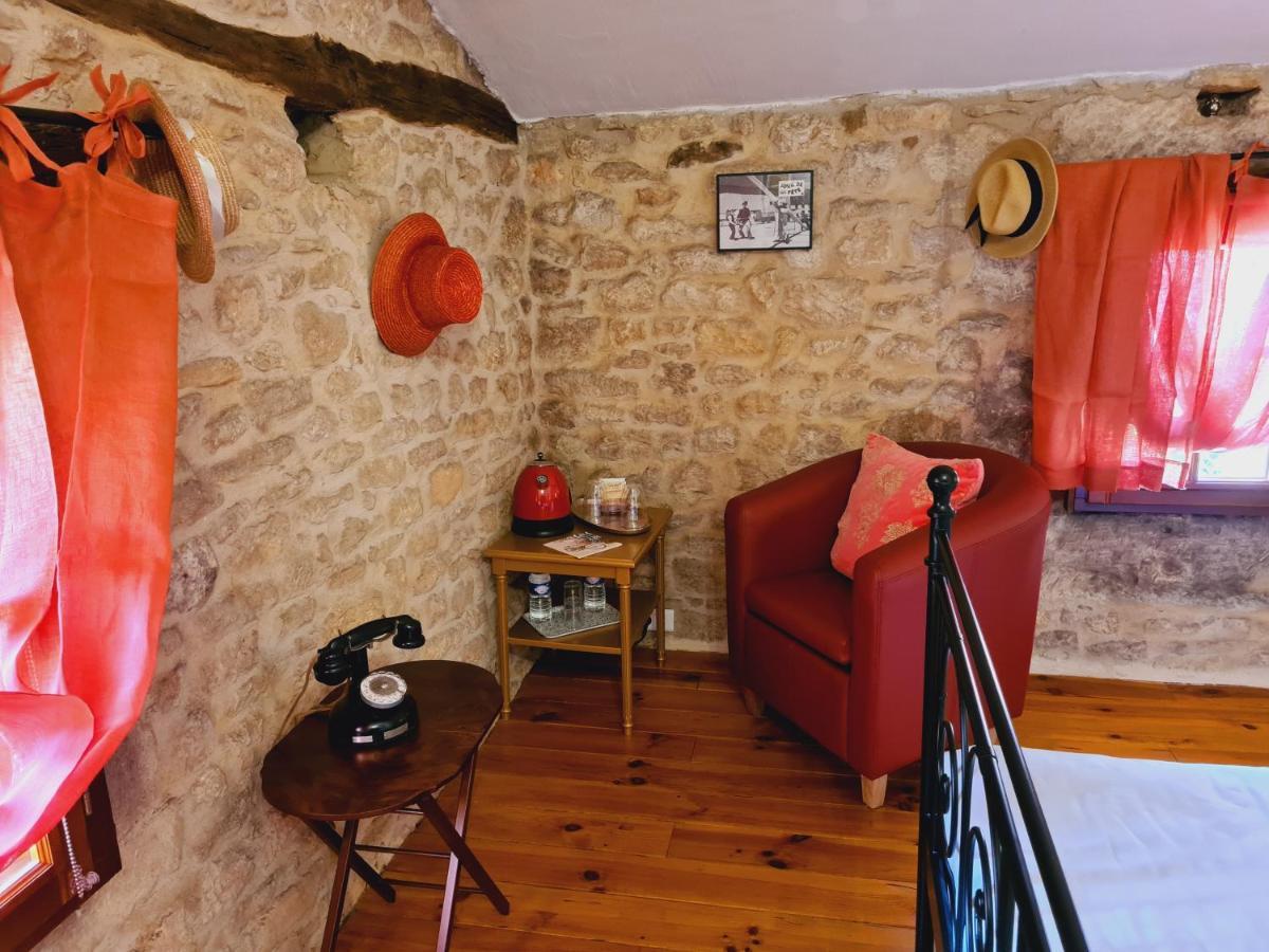 Hotel Ferme De Tayac - Charme Avec Pool Les Eyzies Exteriér fotografie